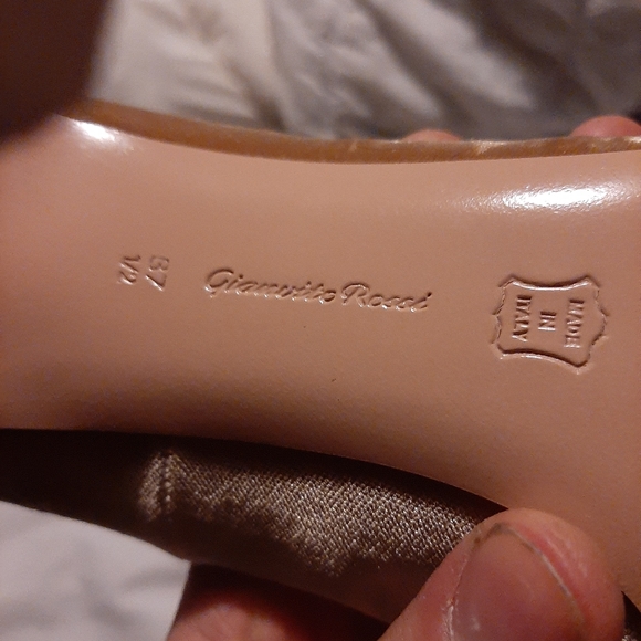 Gianvito Rossi heels - Picture 2 of 7